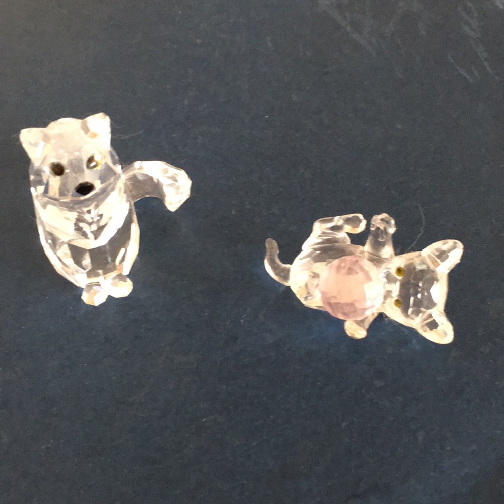 Swarovski Crystal Sitting Cat and Kitten with Ball